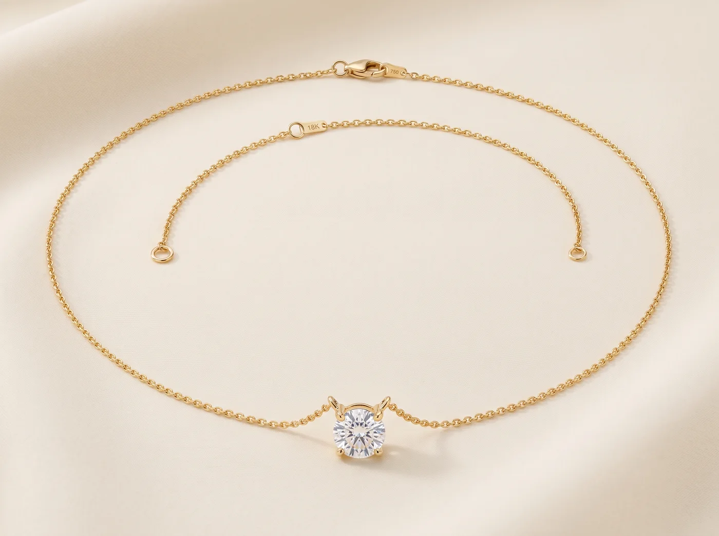 Feine Halskette in Gelbgold mit Diamant-Anhänger aus dem Sortiment von RT Goldrausch Reutlingen