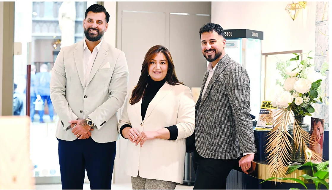 Surar, Sana und Sameer Alhamd gemeinsam im Geschäft RT Goldrausch in Reutlingen